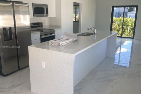 Propiedad comercial en venta en Florida City, Florida, 195.09 m2 № 1964283 - foto 6