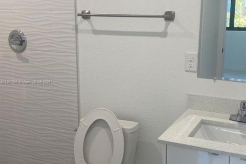 Propiedad comercial en venta en Florida City, Florida, 195.09 m2 № 1964283 - foto 9