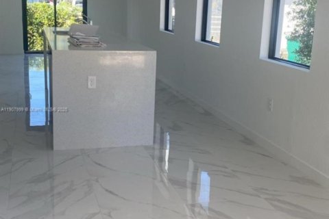 Propiedad comercial en venta en Florida City, Florida, 195.09 m2 № 1964283 - foto 5