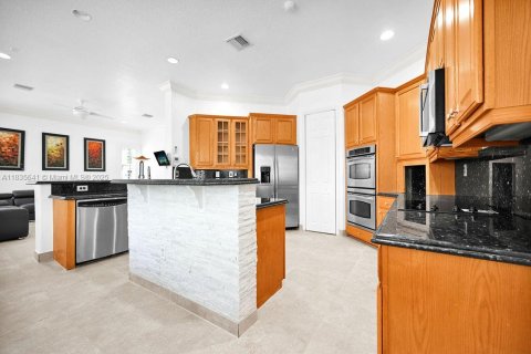 Villa ou maison à louer à Doral, Floride: 5 chambres, 329.62 m2 № 1822056 - photo 5