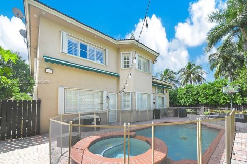 Villa ou maison à louer à Doral, Floride: 5 chambres, 329.62 m2 № 1822056 - photo 24