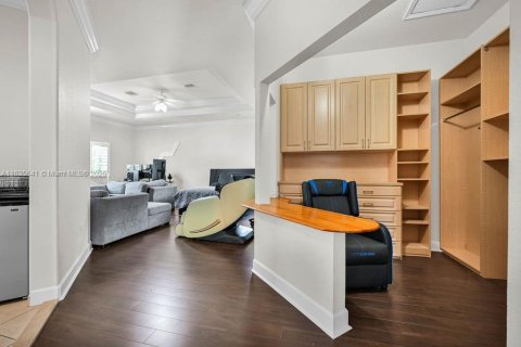 Villa ou maison à louer à Doral, Floride: 5 chambres, 329.62 m2 № 1822056 - photo 15