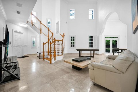 Villa ou maison à louer à Doral, Floride: 5 chambres, 329.62 m2 № 1822056 - photo 6