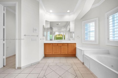 Villa ou maison à louer à Doral, Floride: 5 chambres, 329.62 m2 № 1822056 - photo 12