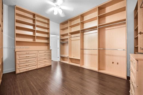 Villa ou maison à louer à Doral, Floride: 5 chambres, 329.62 m2 № 1822056 - photo 17
