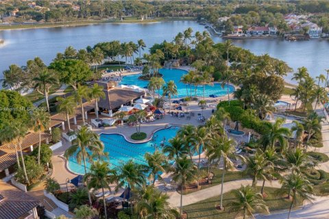 Villa ou maison à louer à Doral, Floride: 5 chambres, 329.62 m2 № 1822056 - photo 30