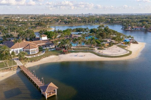 Villa ou maison à louer à Doral, Floride: 5 chambres, 329.62 m2 № 1822056 - photo 29
