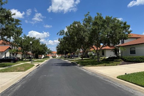Villa ou maison à vendre à Clermont, Floride: 5 chambres, 248.98 m2 № 2413852 - photo 2