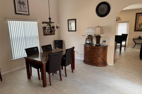 Villa ou maison à vendre à Clermont, Floride: 5 chambres, 248.98 m2 № 2413852 - photo 4