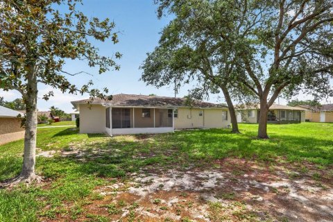 House in Deltona, Florida 3 bedrooms, 126.81 sq.m. № 2234363 - photo 10