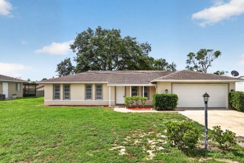 Casa en Deltona, Florida 3 dormitorios, 126.81 m2 № 2234363