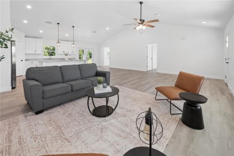 Villa ou maison à vendre à Bell, Floride: 3 chambres, 167.22 m2 № 2429450 - photo 4