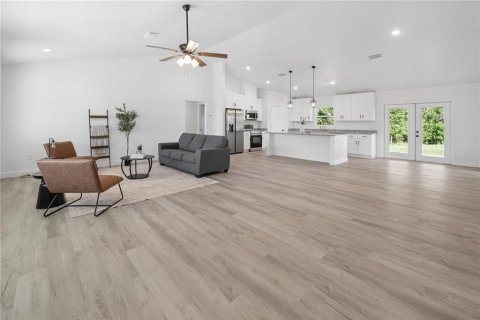 Villa ou maison à vendre à Bell, Floride: 3 chambres, 167.22 m2 № 2429450 - photo 3