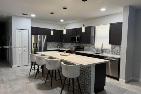 Touwnhouse à vendre à Homestead, Floride: 4 chambres, 179.86 m2 № 2037362 - photo 5