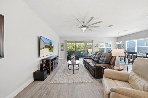 House in Apollo Beach, Florida 4 bedrooms, 186.73 sq.m. № 2148737 - photo 5