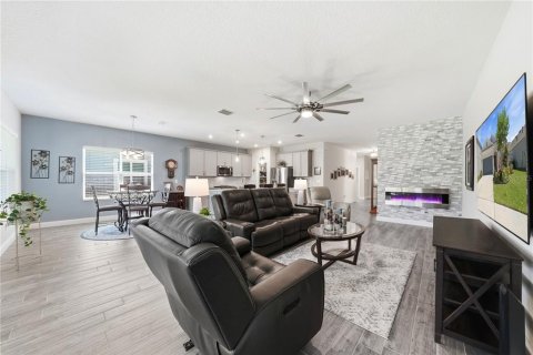 House in Apollo Beach, Florida 4 bedrooms, 186.73 sq.m. № 2148737 - photo 6