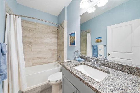 House in Apollo Beach, Florida 4 bedrooms, 186.73 sq.m. № 2148737 - photo 22