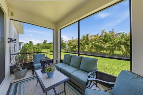House in Apollo Beach, Florida 4 bedrooms, 186.73 sq.m. № 2148737 - photo 25