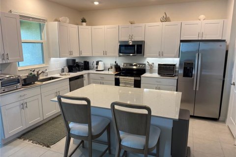 Adosado en alquiler en Parrish, Florida, 4 dormitorios, 229.1 m2 № 1894592 - foto 2