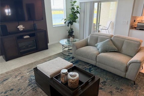 Adosado en alquiler en Parrish, Florida, 4 dormitorios, 229.1 m2 № 1894592 - foto 16