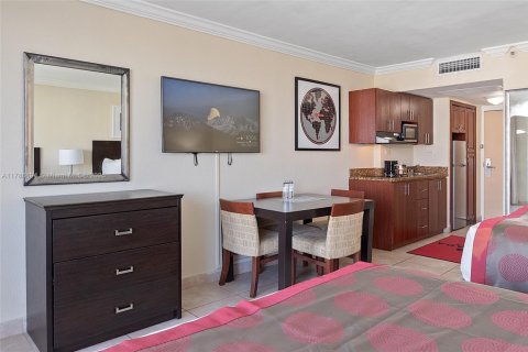 Condo in Sunny Isles Beach, Florida № 1980326 - photo 23