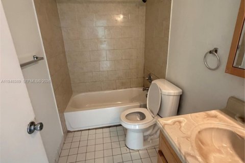 Apartment in Fort Lauderdale, Florida 2 bedrooms, 91.04 sq.m. № 2004381 - photo 9