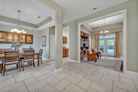 House in Orlando, Florida 4 bedrooms, 303.98 sq.m. № 1786457 - photo 18