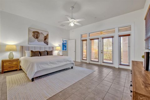 House in Orlando, Florida 4 bedrooms, 303.98 sq.m. № 1786457 - photo 23