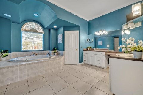 House in Orlando, Florida 4 bedrooms, 303.98 sq.m. № 1786457 - photo 24