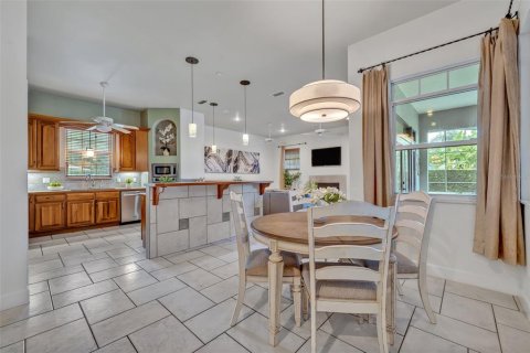 House in Orlando, Florida 4 bedrooms, 303.98 sq.m. № 1786457 - photo 14