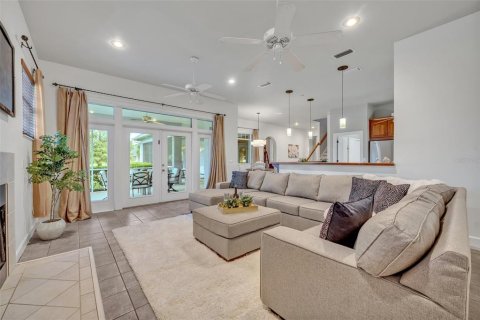 House in Orlando, Florida 4 bedrooms, 303.98 sq.m. № 1786457 - photo 10