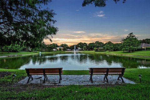 House in Orlando, Florida 4 bedrooms, 303.98 sq.m. № 1786457 - photo 4