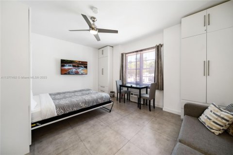 Condo in Miami Beach, Florida  № 1938109 - photo 9