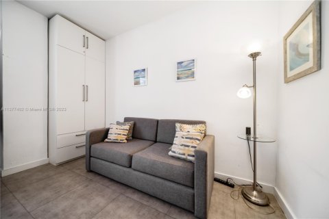 Condominio en alquiler en Miami Beach, Florida, 15.98 m2 № 1938109 - foto 12