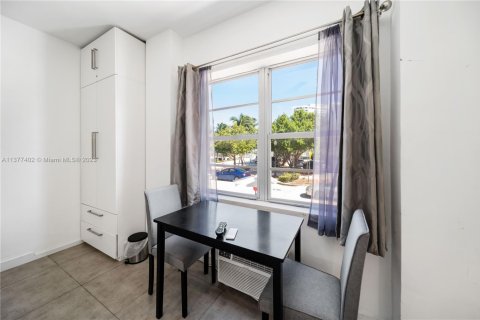 Condo in Miami Beach, Florida  № 1938109 - photo 7