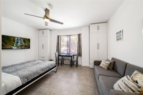 Condo in Miami Beach, Florida  № 1938109 - photo 8