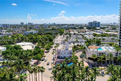 Condo in Miami Beach, Florida  № 1938109 - photo 24