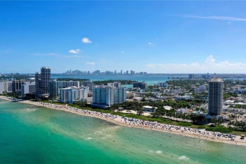 Condo in Miami Beach, Florida  № 1938109 - photo 20
