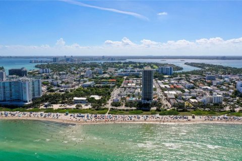 Condo in Miami Beach, Florida  № 1938109 - photo 4
