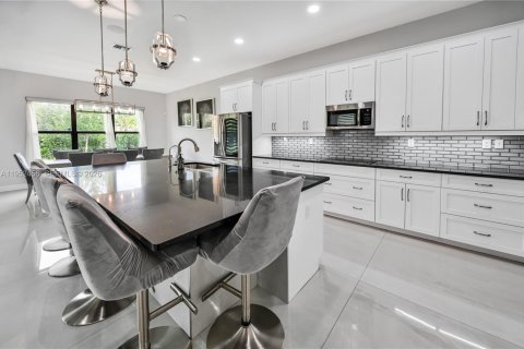 Casa en alquiler en Coral Springs, Florida, 5 dormitorios, 285.86 m2 № 2008011 - foto 8