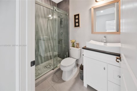 Casa en alquiler en Coral Springs, Florida, 5 dormitorios, 285.86 m2 № 2008011 - foto 13