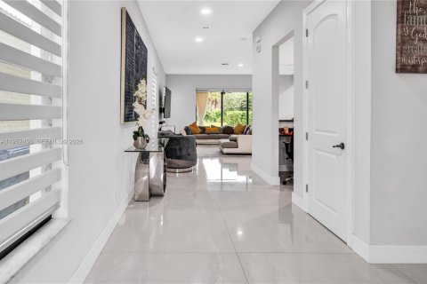 Casa en Coral Springs, Florida 5 dormitorios, 285.86 m2 № 2008011