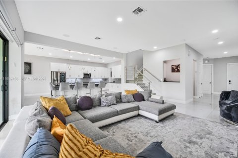 Casa en alquiler en Coral Springs, Florida, 5 dormitorios, 285.86 m2 № 2008011 - foto 5