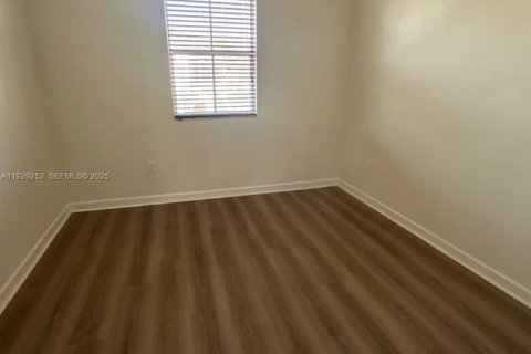 Touwnhouse à louer à Plantation, Floride: 3 chambres, 161.84 m2 № 1987579 - photo 18