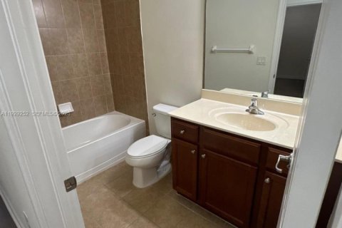 Touwnhouse à louer à Plantation, Floride: 3 chambres, 161.84 m2 № 1987579 - photo 24