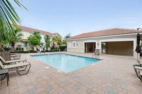 Touwnhouse à louer à Plantation, Floride: 3 chambres, 161.84 m2 № 1987579 - photo 4