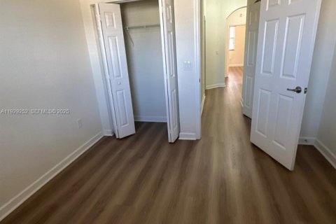 Touwnhouse à louer à Plantation, Floride: 3 chambres, 161.84 m2 № 1987579 - photo 17