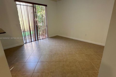 Touwnhouse à louer à Plantation, Floride: 3 chambres, 161.84 m2 № 1987579 - photo 12