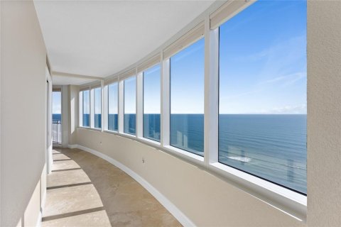 Condo in Daytona Beach Shores, Florida, 3 bedrooms  № 1817272 - photo 2