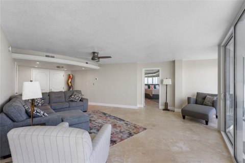 Condo in Daytona Beach Shores, Florida, 3 bedrooms  № 1817272 - photo 30